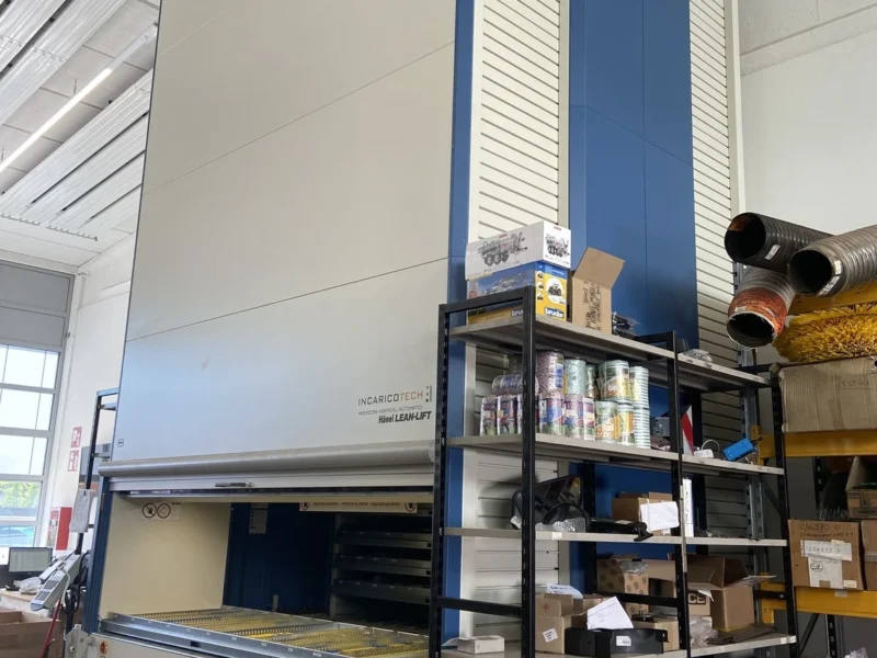 Magazzino verticale per componenti e ricambi di macchine agricole