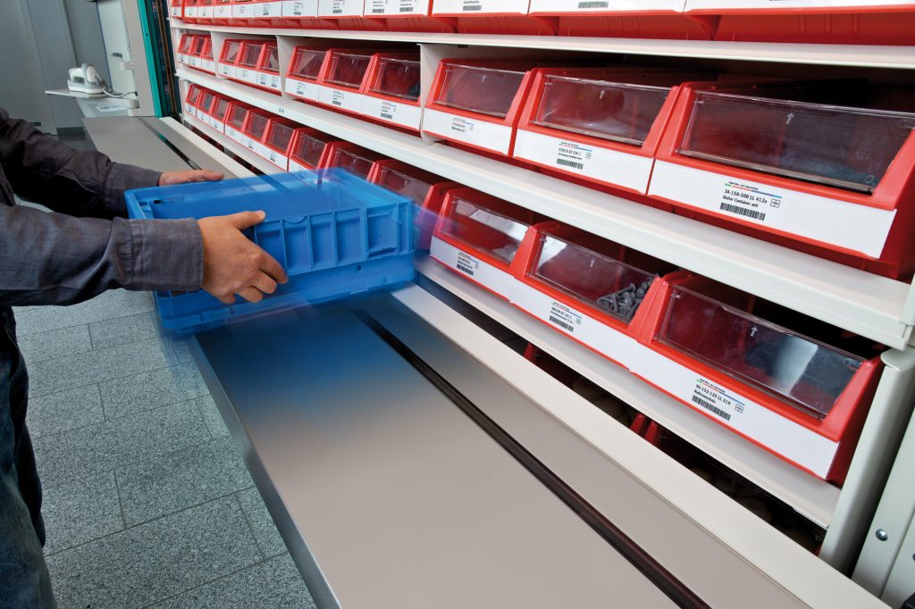 Punto di accesso con piano di lavoro in acciaio inox V2A.