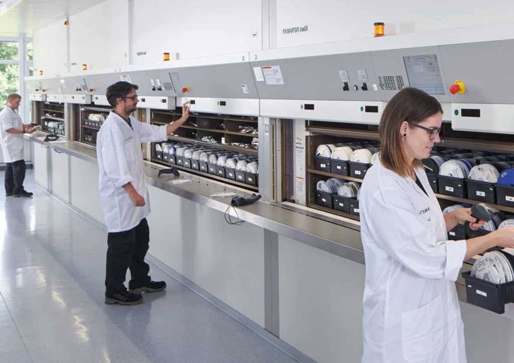 Magazzini verticali per lo stoccaggio di componenti elettronici: la guida completa