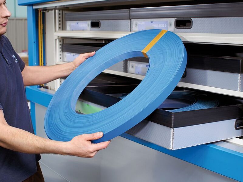 Materiali pesanti stoccati nel magazzino rotomat