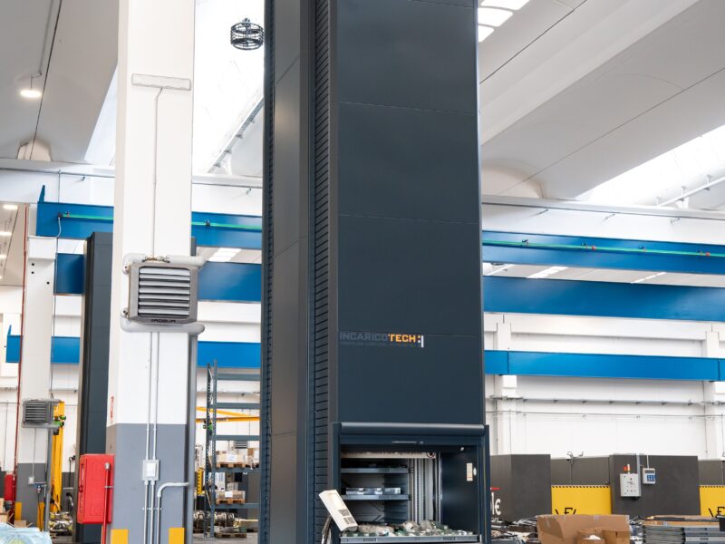 Magazzino verticale per lo stoccaggio di piccole componenti